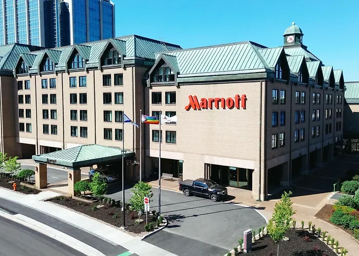 Hotels with tennis Halifax Marriott Harbourfront